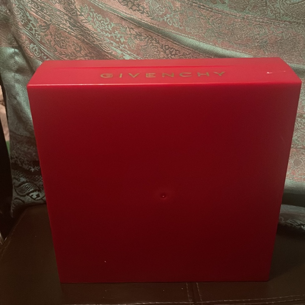 Givenchy empty box - Picture 4 of 4
